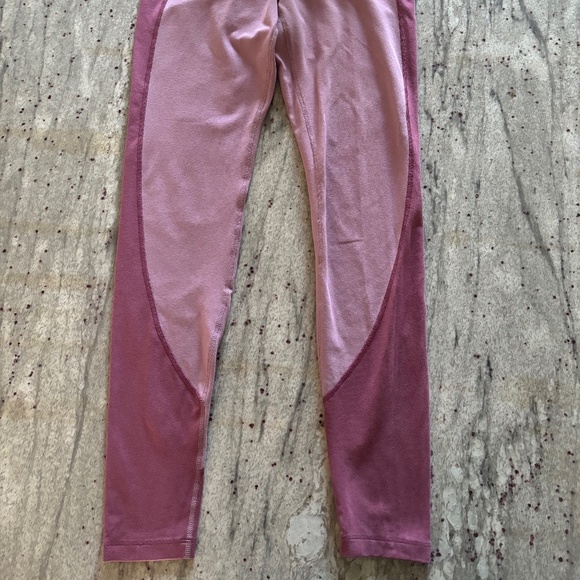 Old Navy Active Womens Extra High-Rise Leggings, Go-Dry Powerchill, Pink M - Picture 7 of 8